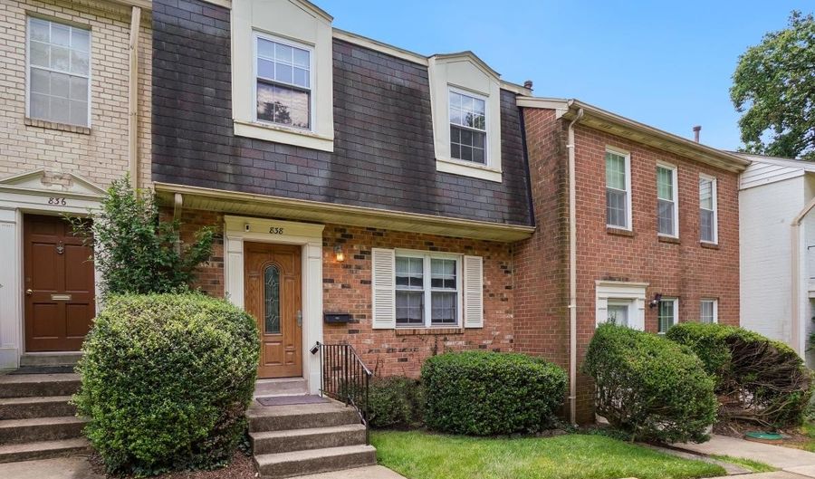 838 COLLEGE Pkwy 11-838, Rockville, MD 20850 - 3 Beds, 3 Bath