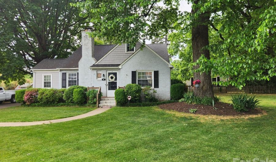 3922 Mcmillan St, Charlotte, NC 28205 - 4 Beds, 2 Bath