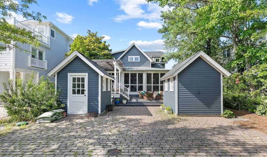204 HOLLYWOOD St, Bethany Beach, DE 19930 - 4 Beds, 4 Bath
