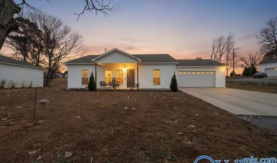 7570 Hustleville Rd, Albertville, AL 35951 - 3 Beds, 2 Bath