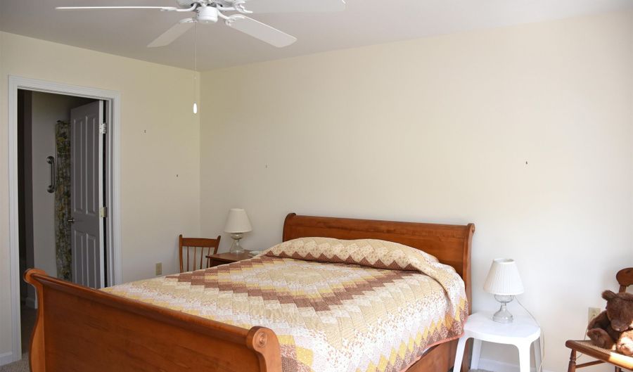 107 Hideaway Dr Unit 19, Berlin, VT 05641 - 2 Beds, 3 Bath