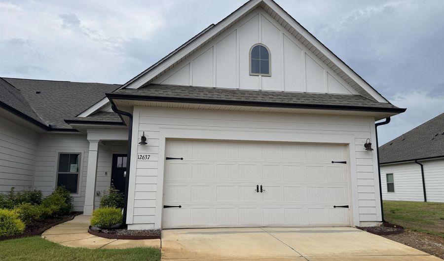 12637 Whitcomb Cir, Athens, AL 35613 - 3 Beds, 2 Bath