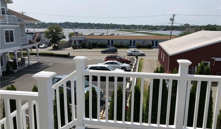 8 Seascape Ave, Middletown, RI 02842 - 6 Beds, 4 Bath