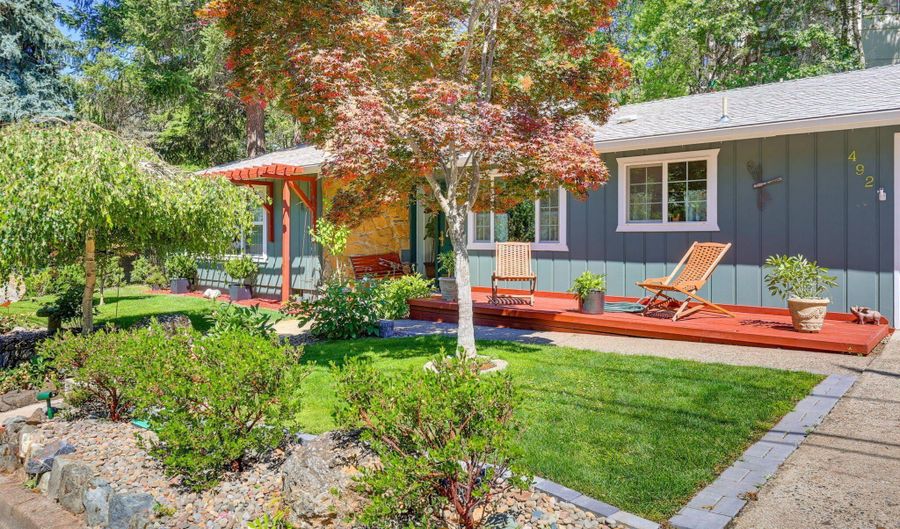 492 Herbert St, Ashland, OR 97520 - 3 Beds, 2 Bath