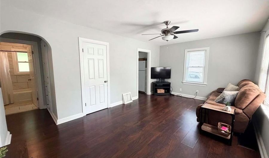 2128 Norside Dr, Alton, IL 62002 - 2 Beds, 1 Bath
