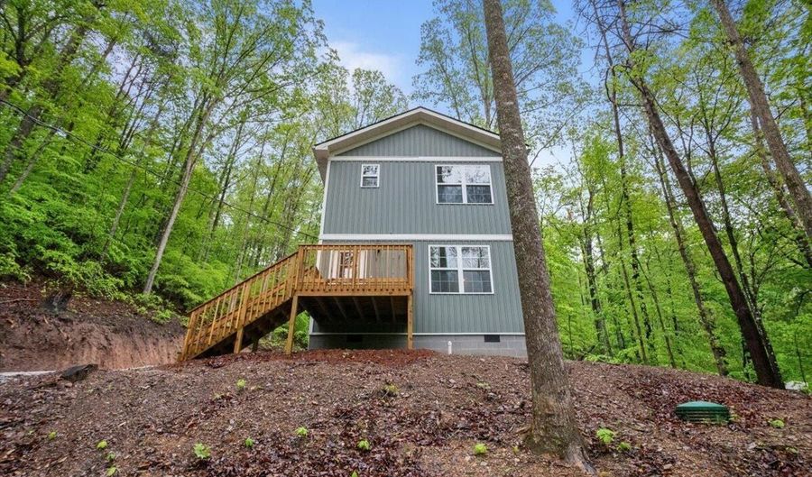 170 Lone Mountain Rd, Andersonville, TN 37705 - 2 Beds, 3 Bath
