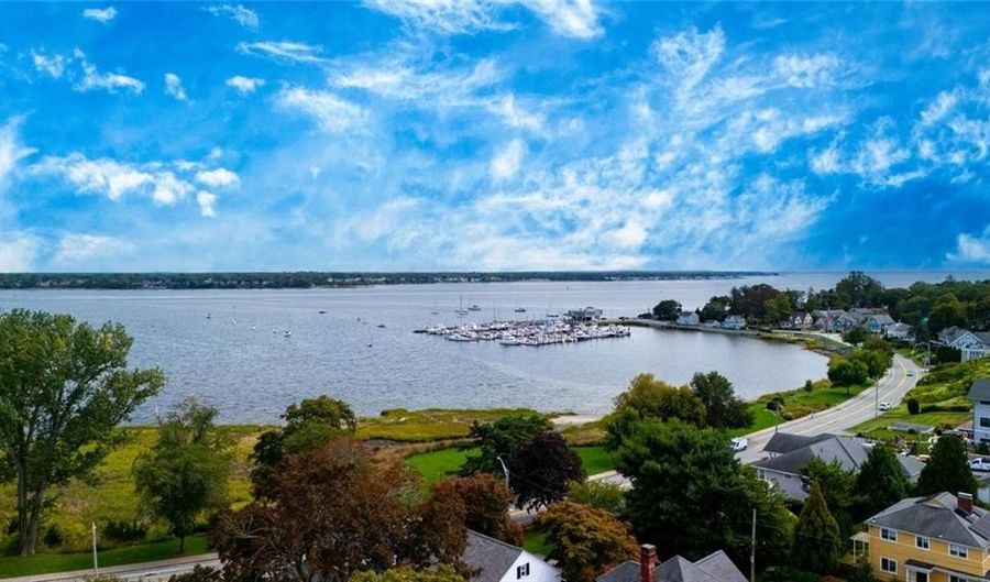 82 Sefton Dr, Cranston, RI 02905 - 5 Beds, 3 Bath