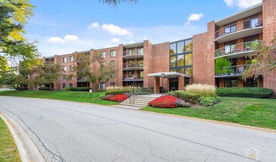 1615 E CENTRAL Rd 218C, Arlington Heights, IL 60005 - 2 Beds, 2 Bath