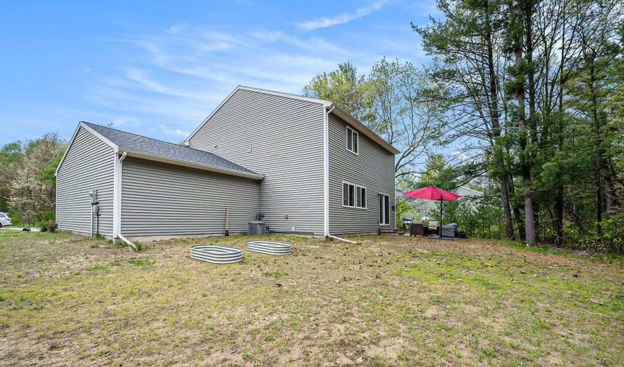 1665 Ryan Woods Dr, Allegan, MI 49010 - 3 Beds, 3 Bath