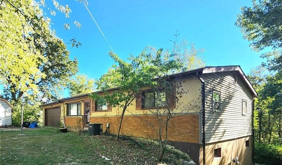 1852 Edgemont Dr, Arnold, MO 63010 - 3 Beds, 2 Bath