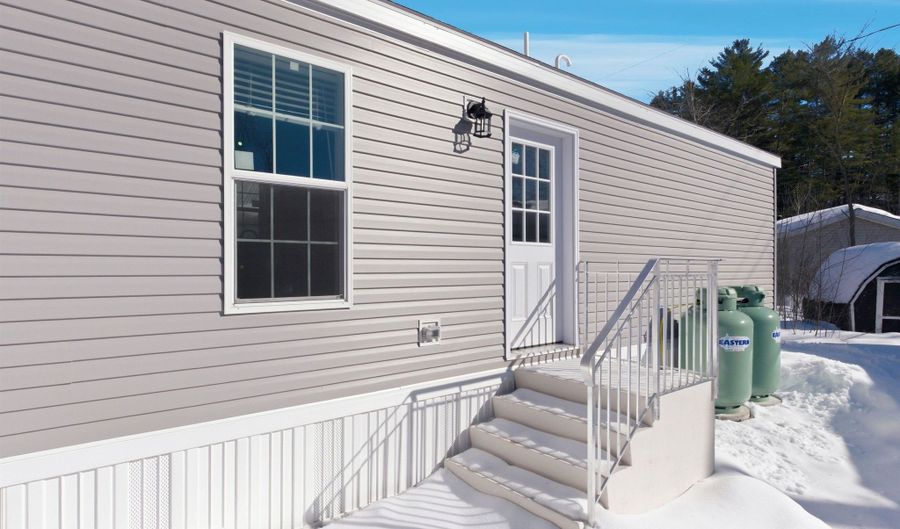 71 Carla Ct, Campton, NH 03223 - 2 Beds, 2 Bath
