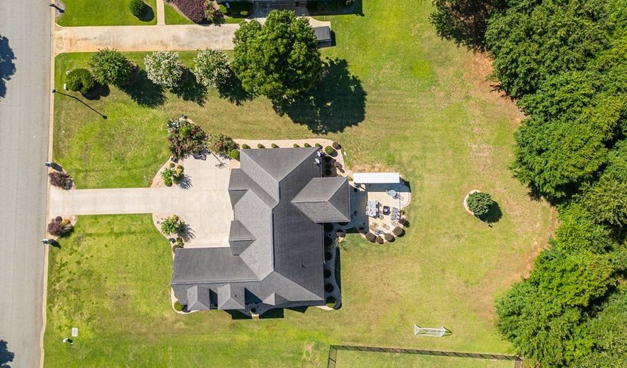 4541 La Costa Dr, Albany, GA 31721 - 5 Beds, 4 Bath
