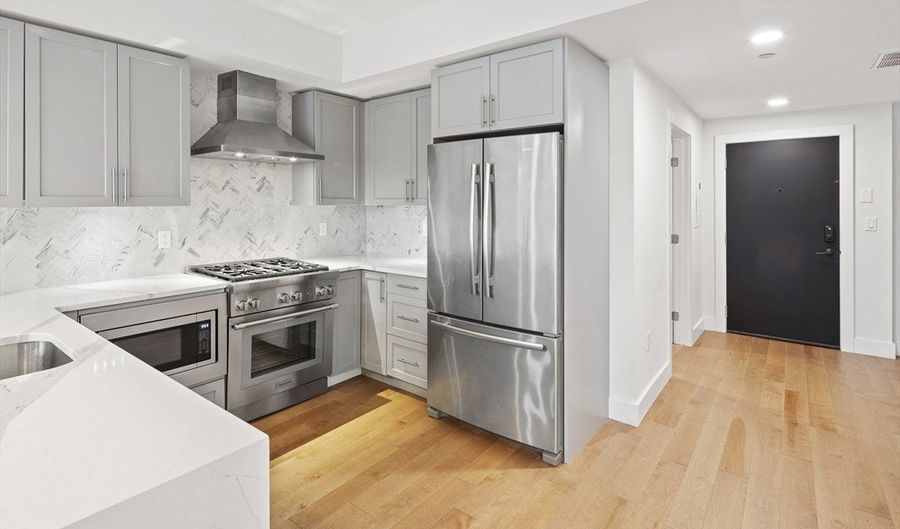 50 Hichborn St 204, Boston, MA 02135 - 1 Beds, 1 Bath