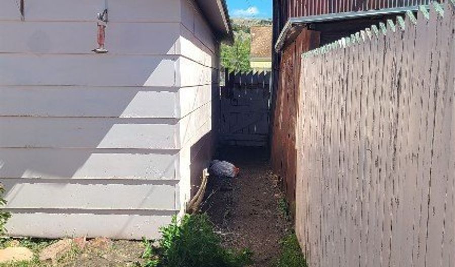 516 W Park Ave, Anaconda, MT 59711 - 4 Beds, 2 Bath