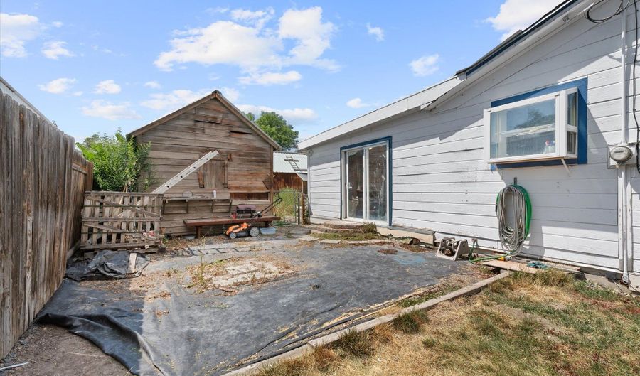1829 CHESTNUT St, Baker City, OR 97814 - 3 Beds, 2 Bath