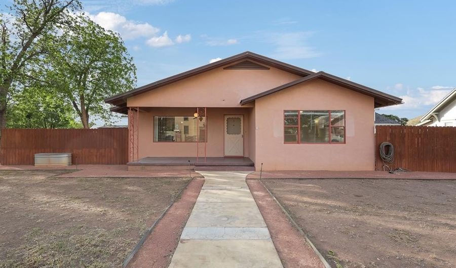 401 E Sul Ross, Alpine, TX 79830 - 2 Beds, 2 Bath