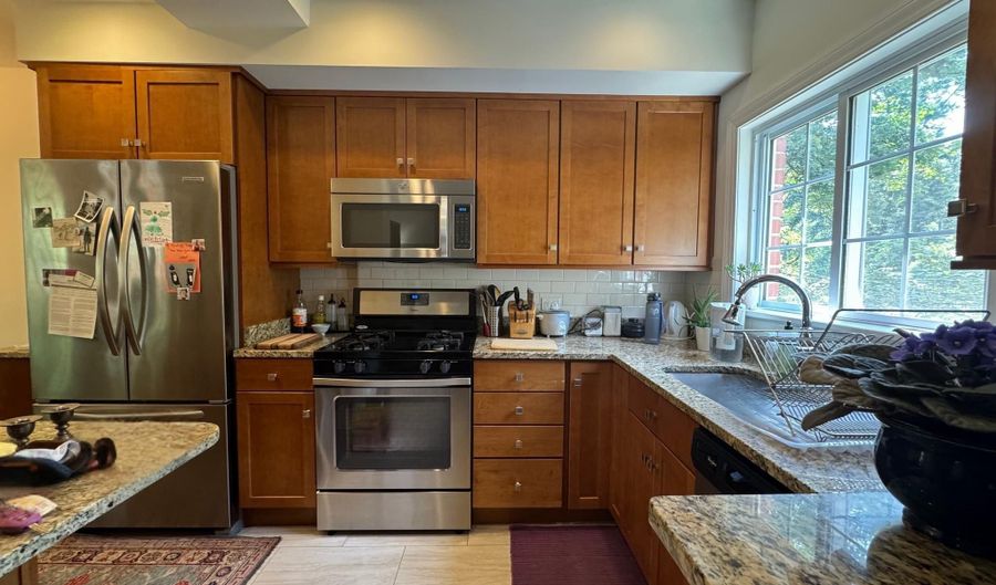 3450 GUNSTON Rd, Alexandria, VA 22302 - 2 Beds, 1 Bath