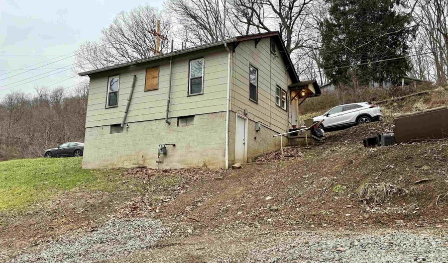 716 718 722 Husky Hwy, Barrackville, WV 26559 - 7 Beds, 5 Bath