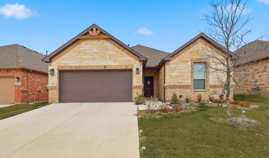1057 Nighthawk Trl, Alvarado, TX 76009 - 3 Beds, 2 Bath