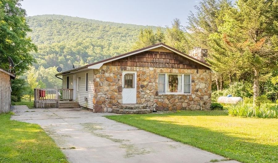 130 Plum Ln, Bastian, VA 24314 - 3 Beds, 2 Bath