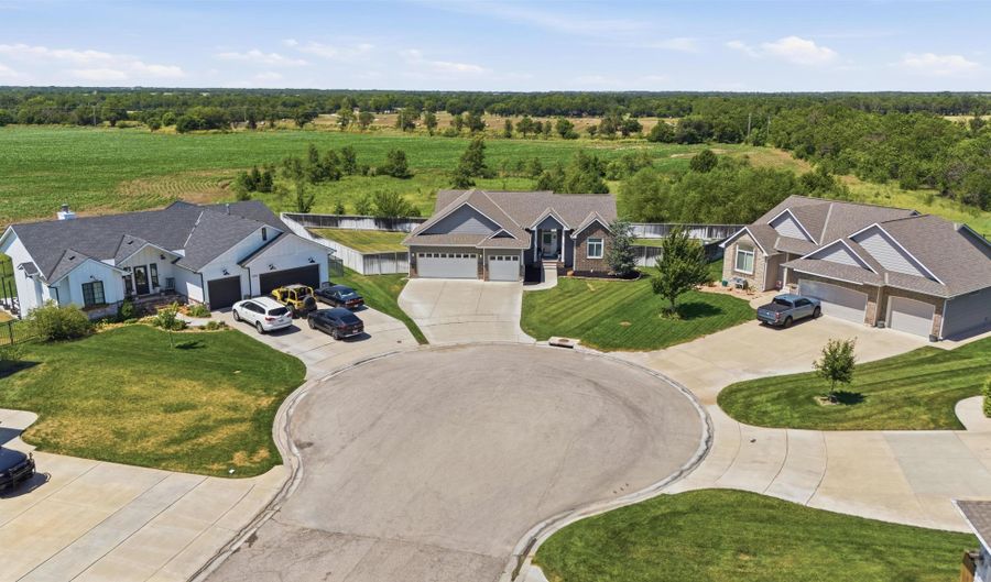 2741 N Bluestone Cir, Andover, KS 67002 - 5 Beds, 3 Bath