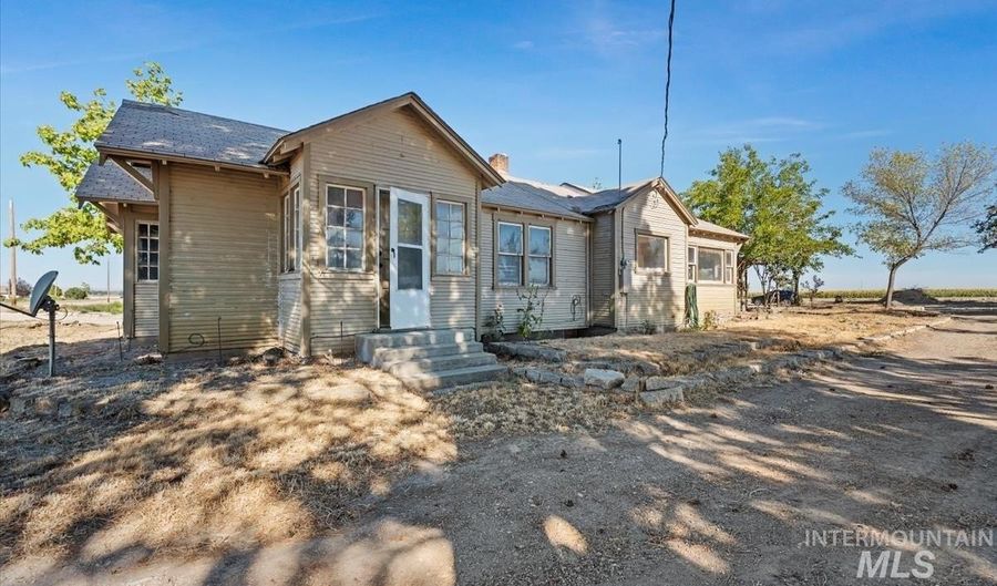 18256 Homedale Rd, Caldwell, ID 83607 - 3 Beds, 1 Bath