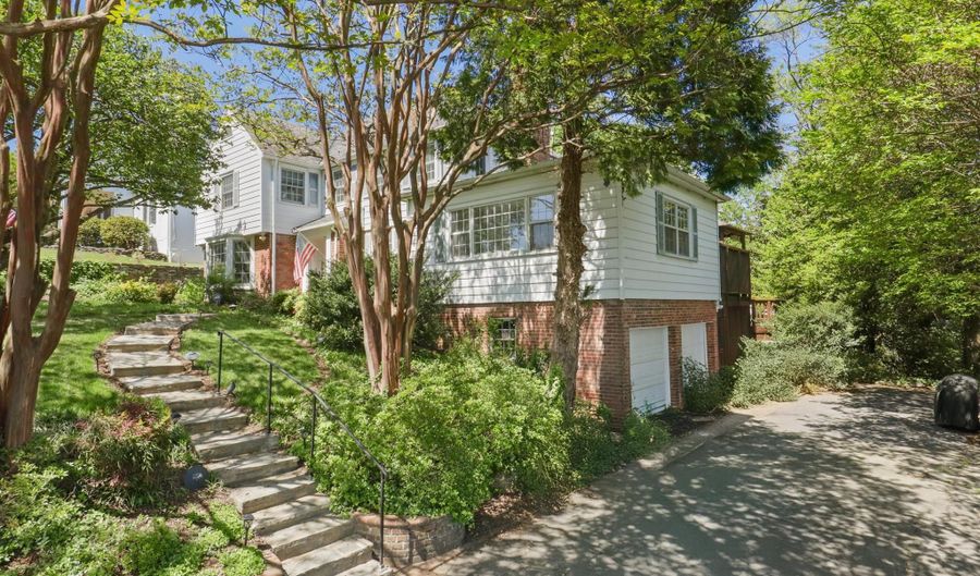 4725 ROCK SPRING Rd, Arlington, VA 22207 - 5 Beds, 4 Bath