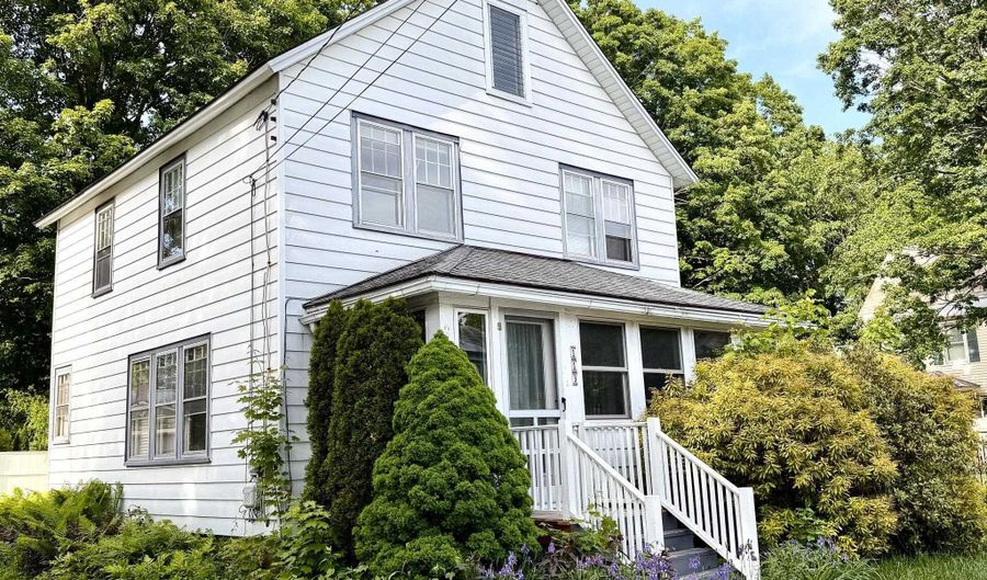 117 Oak Grove Ave, Brattleboro, VT 05301 - 3 Beds, 1 Bath