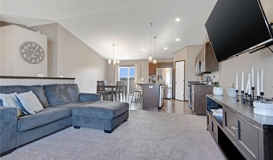 904 Palm Cir, Annandale, MN 55302 - 4 Beds, 3 Bath