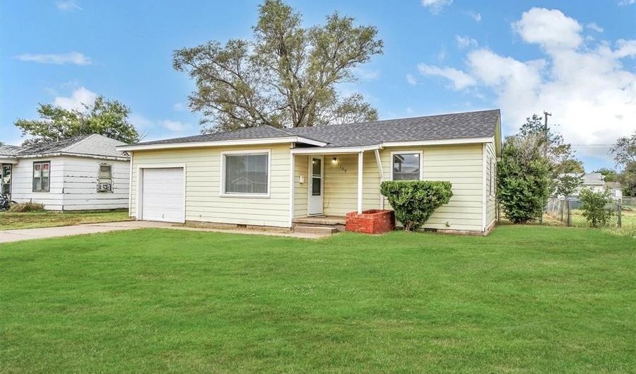 1109 Chestnut St, Altus, OK 73521 - 2 Beds, 1 Bath