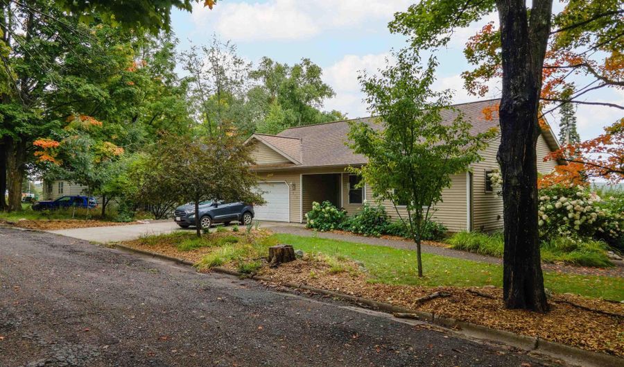 511 3rd, Alpha, MI 49902 - 3 Beds, 2 Bath