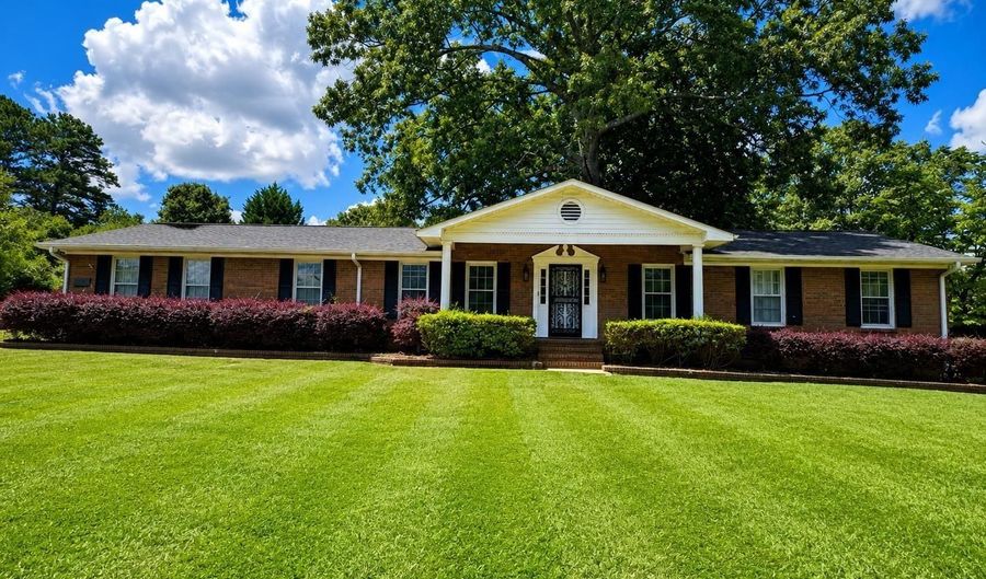 3912 LEE Dr, Anniston, AL 36207 - 4 Beds, 3 Bath