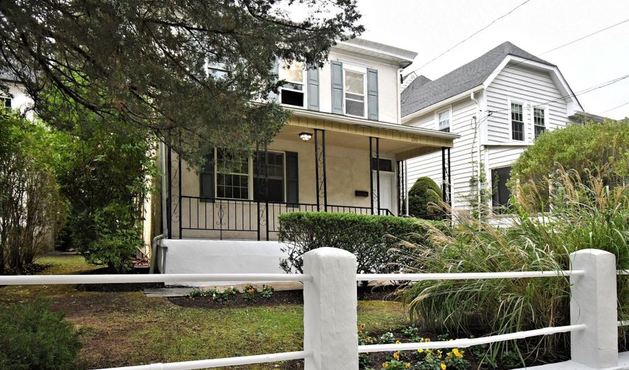 210 S CHESTNUT St, Ambler, PA 19002 - 4 Beds, 2 Bath