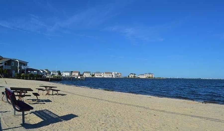 26 Jib Ct, Bayville, NJ 08721 - 4 Beds, 3 Bath