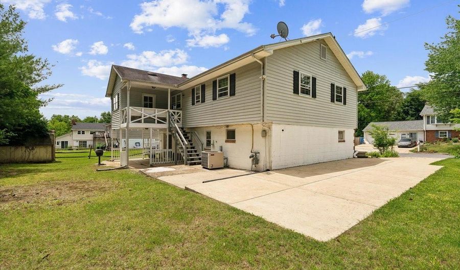 11705 BATTERSEA Dr, Beltsville, MD 20705 - 5 Beds, 3 Bath