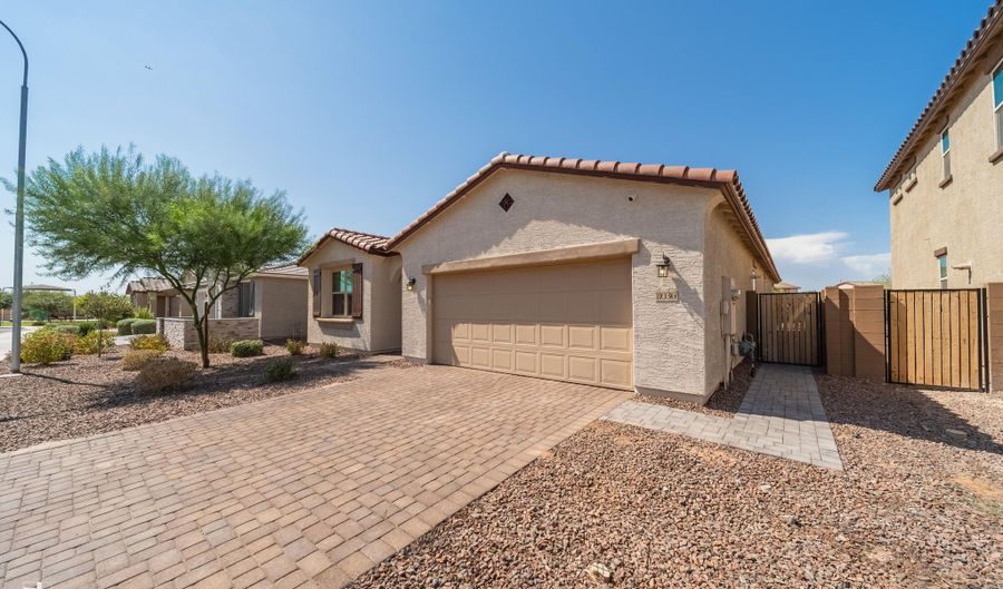 11036 W HARRISON St, Avondale, AZ 85323 - 4 Beds, 3 Bath