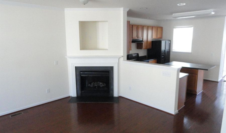 1532 Haywards Heath Ln, Apex, NC 27502 - 3 Beds, 3 Bath