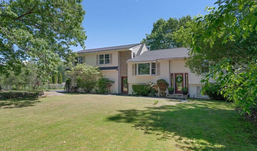 836 Old Post Rd, Arundel, ME 04046 - 3 Beds, 2 Bath