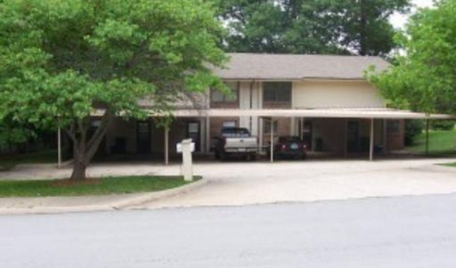 1909 N East Oaks Dr, Fayetteville, AR 72703 - 2 Beds, 2 Bath