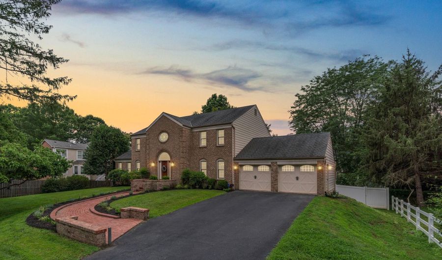 8544 BRICKYARD, Potomac, MD 20854 - 5 Beds, 4 Bath