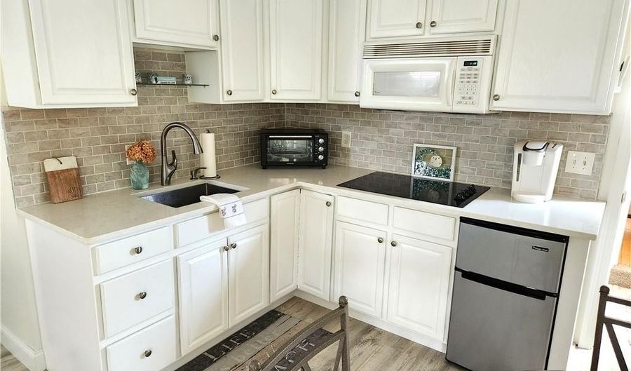 47 Treasure Rd, Narragansett, RI 02882 - 0 Beds, 1 Bath