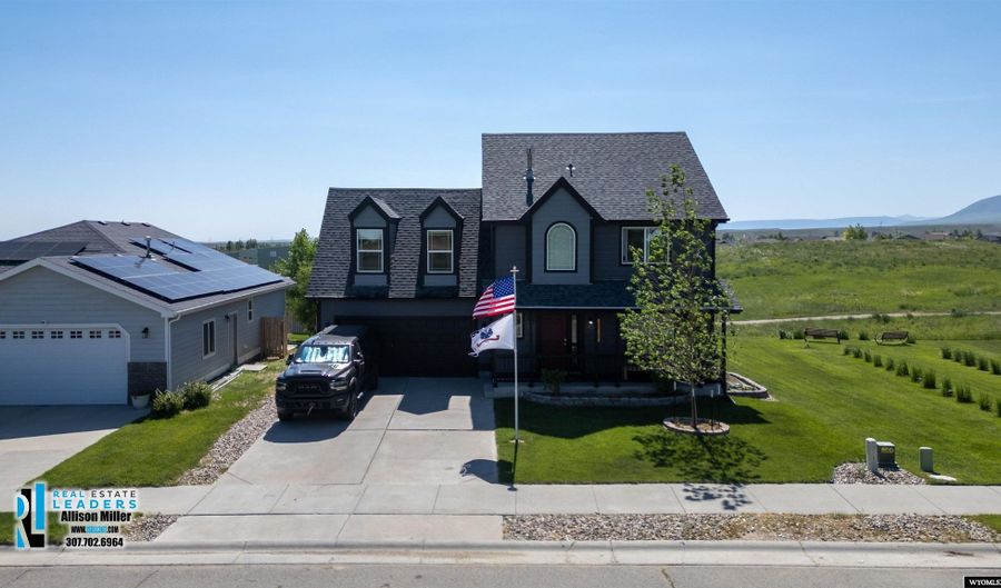 1717 Heathrow Ave, Casper, WY 82609 - 4 Beds, 3 Bath