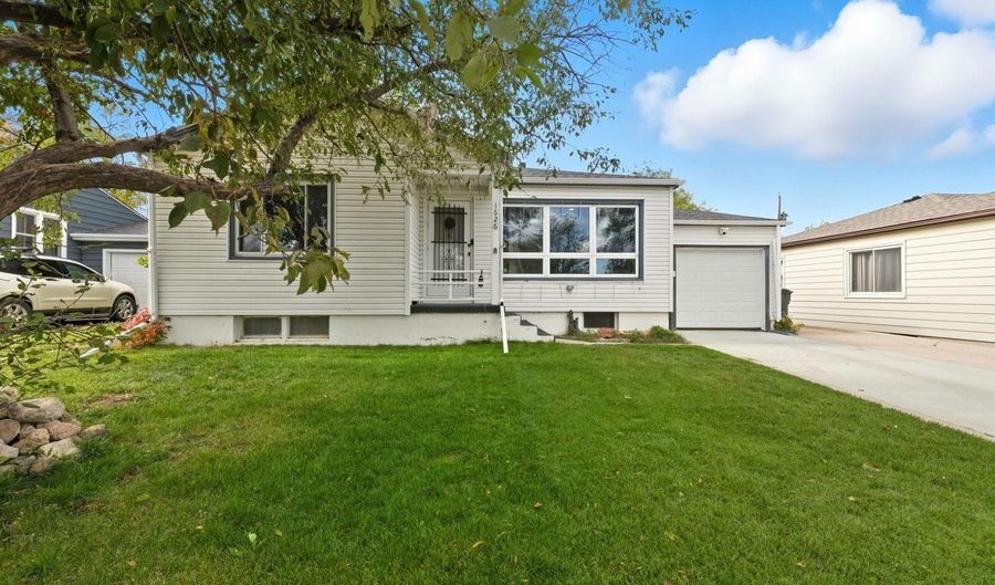 1626 GOSHEN Ave, Cheyenne, WY 82001 - 4 Beds, 2 Bath