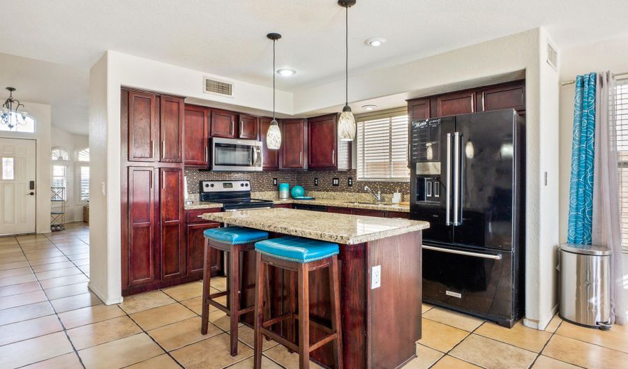 12547 W EDGEMONT Ave, Avondale, AZ 85392 - 4 Beds, 3 Bath