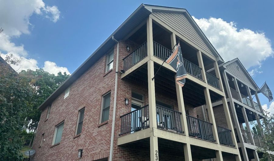 2330 Riverside Dr, Cincinnati, OH 45202 - 2 Beds, 3 Bath