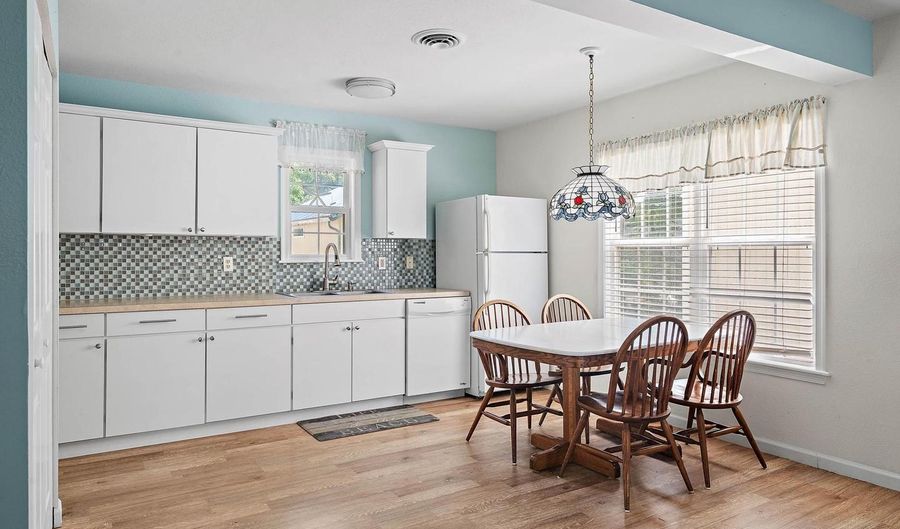 606 ARTHURSTOWN Rd, Bethany Beach, DE 19930 - 3 Beds, 2 Bath