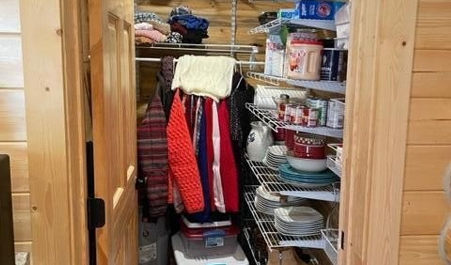 1 LOG CABIN, Auburn, WY 83111 - 1 Beds, 1 Bath