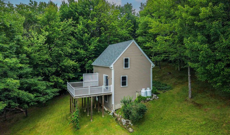 570 Upper Meehan Rd, Bristol, VT 05443 - 2 Beds, 2 Bath