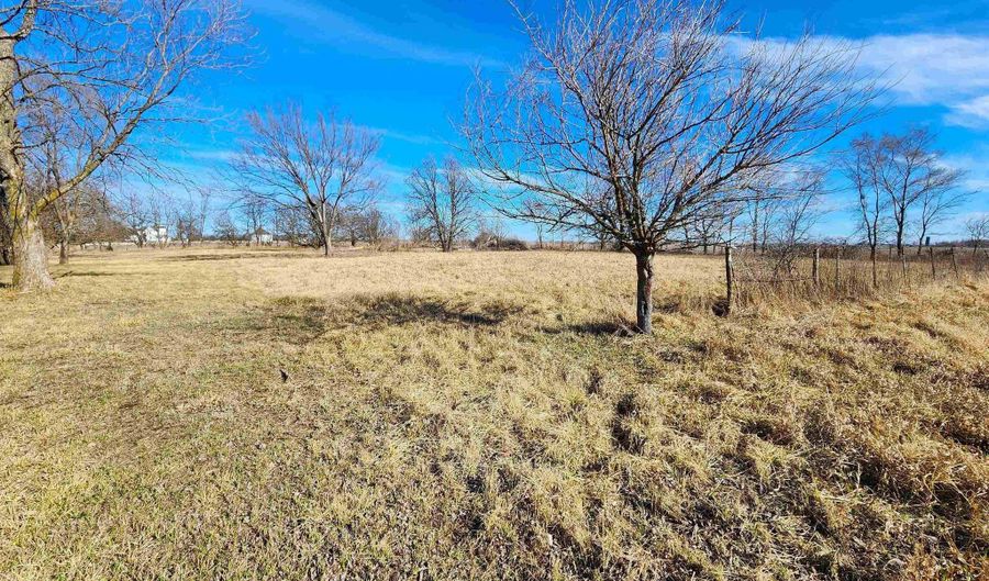 2083 Iowa Rd, Allerton, IA 50008 - 3 Beds, 3 Bath