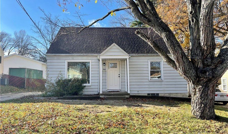 700 Kennebec Ave, Akron, OH 44305 - 3 Beds, 1 Bath